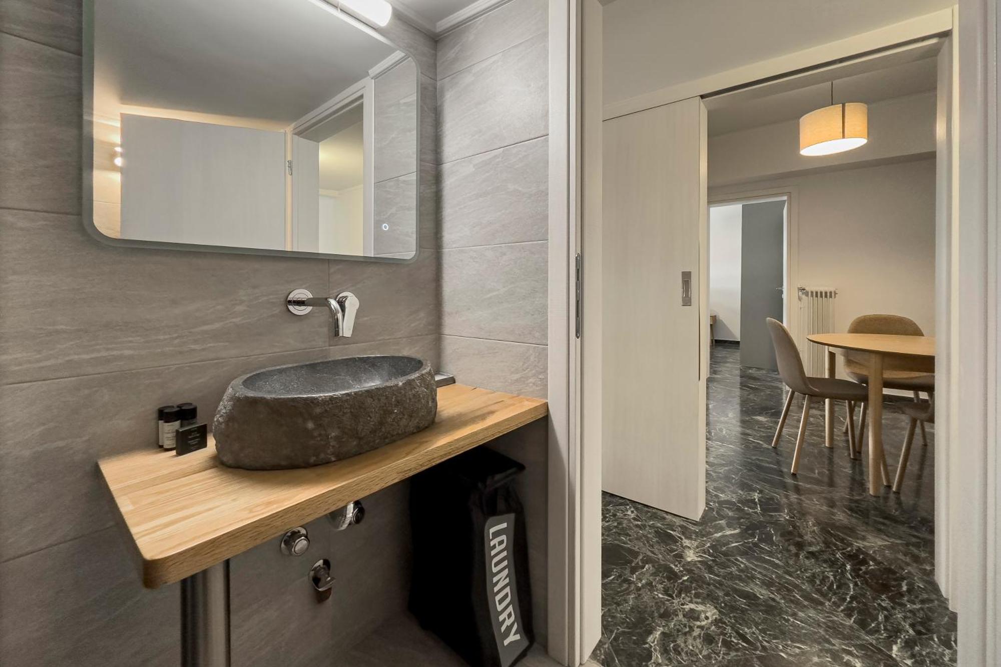 Phaedrus Living Koukaki Verdant Marble Atene